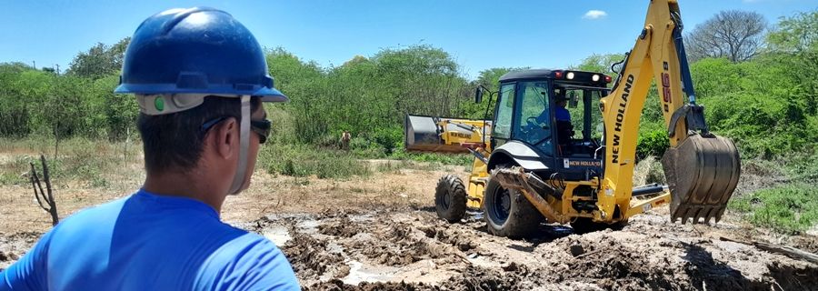Imagem Águas do Sertão trabalha para reparar dano na rede produzido por empresa terceira em Delmiro Gouveia Imagem Águas do Sertão trabalha para reparar dano na rede produzido por empresa terceira em Delmiro Gouveia