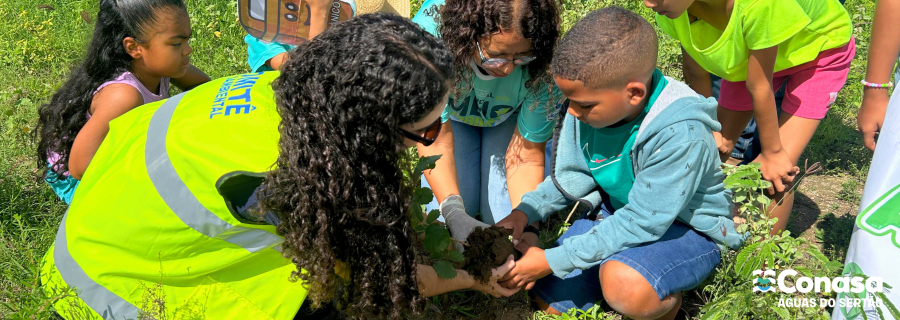 Imagem Conasa Águas do Sertão promove plantio de mais de 100 mudas em escolas da região