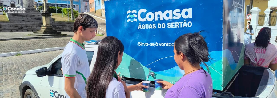 Imagem Conasa Águas do Sertão renova apoio ao Festival de Música de Penedo com o Aquamóvel